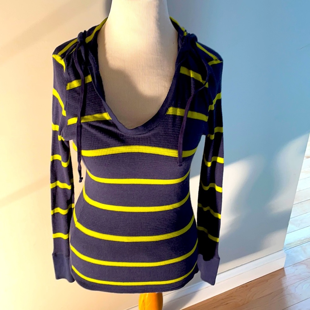 Fun light weight gap hoodie !